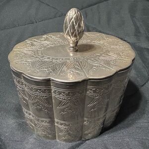 International Silver Co. VTG Embossed Silver Plated Trinket Box